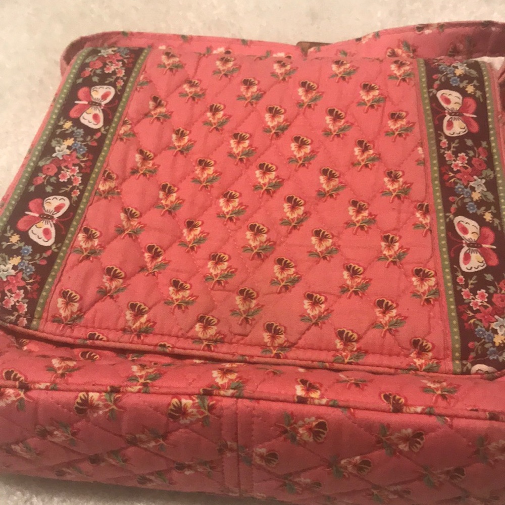 😎😱😎 Vera Bradley Crossbody , soo kool - Picture 2 of 8